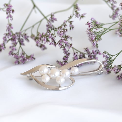 Elegante Brosche mit Perle Averli