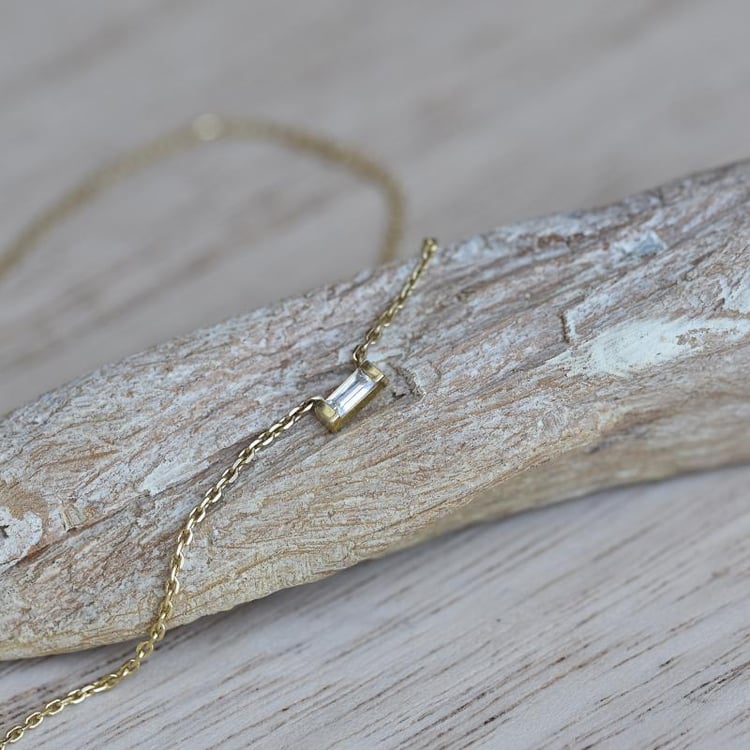 Halskette mit Saphiren 37683