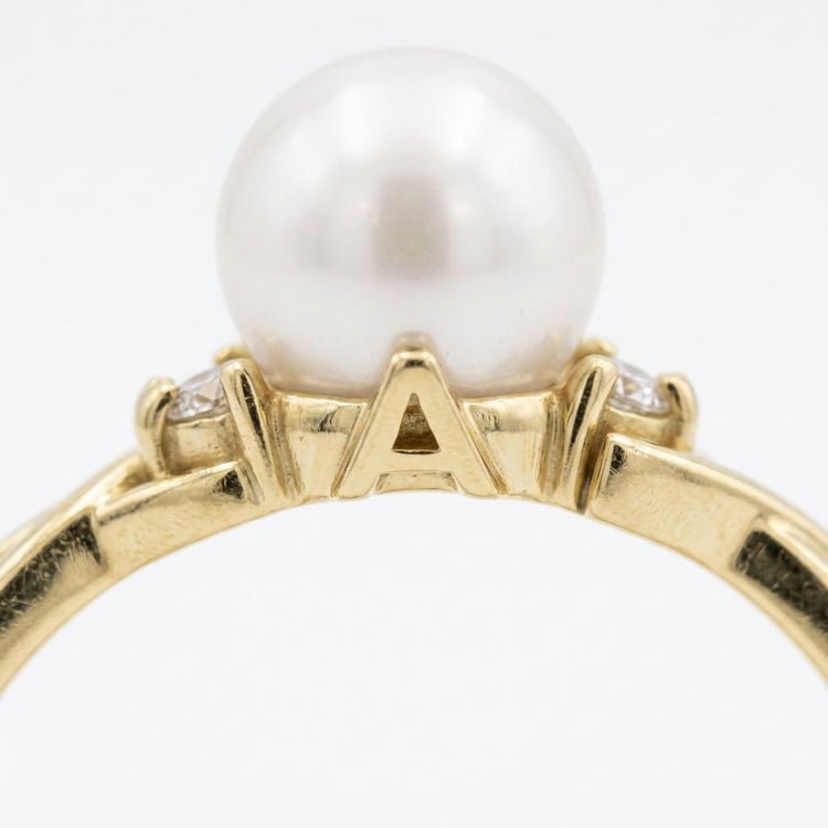 Eleganter Goldring Buchstaben und Perle und Diamanten Azana 167711