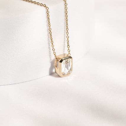 Vergoldeter Silberanhänger mit weißem Topas Brecken