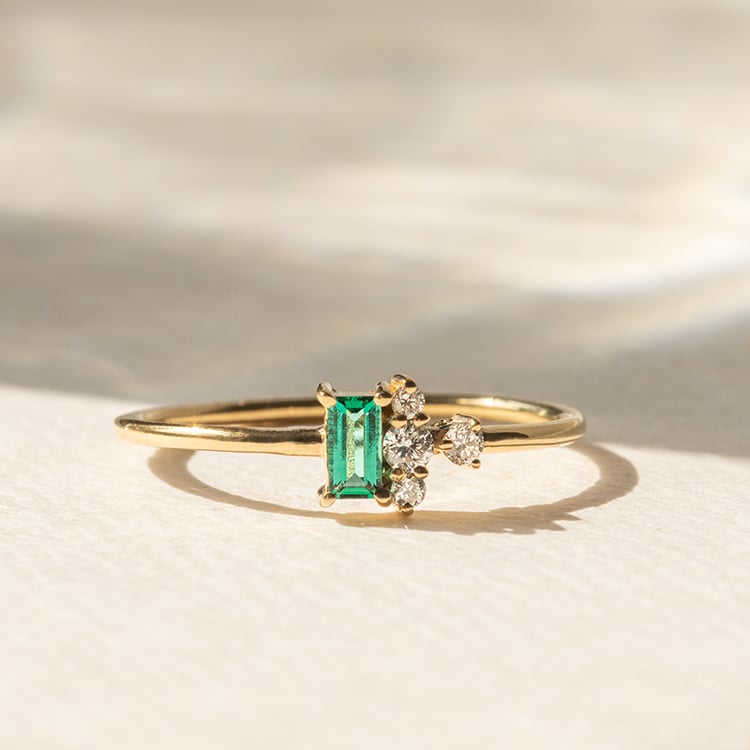 Silberner Cluster Ring mit Lab Grown Smaragd und Diamanten Zeno 138854