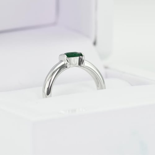 Goldring mit Smaragd Yaduvir