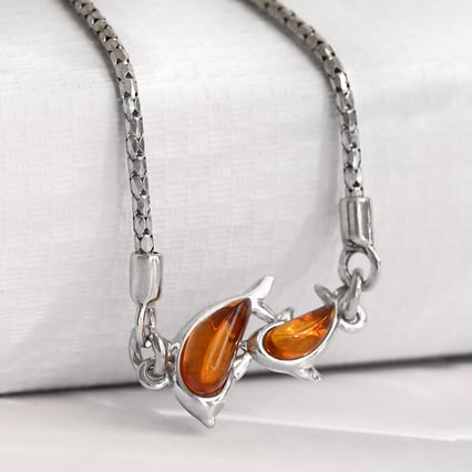 Silbernes Armband mit Bernstein und Delfin Kisha