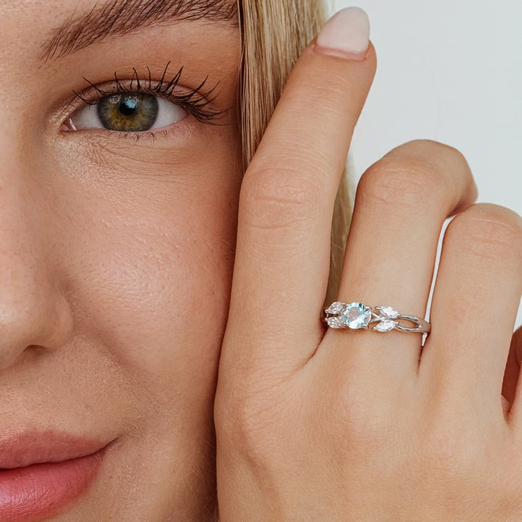 Verlobungsring mit Aquamarin und Moissaniten Halym 162531