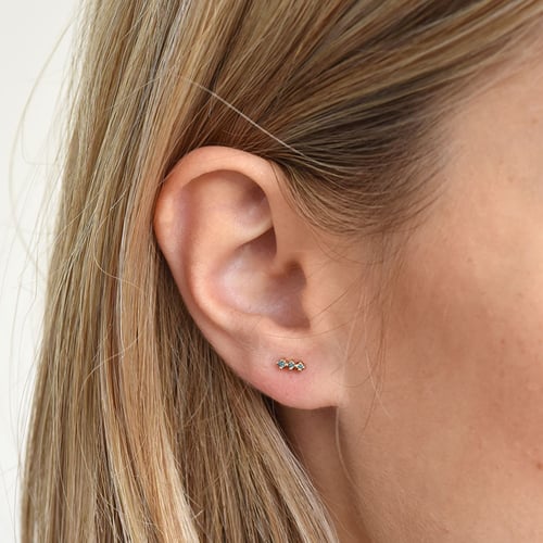 Minimalistische Ohrringe mit blauen Diamanten Linus