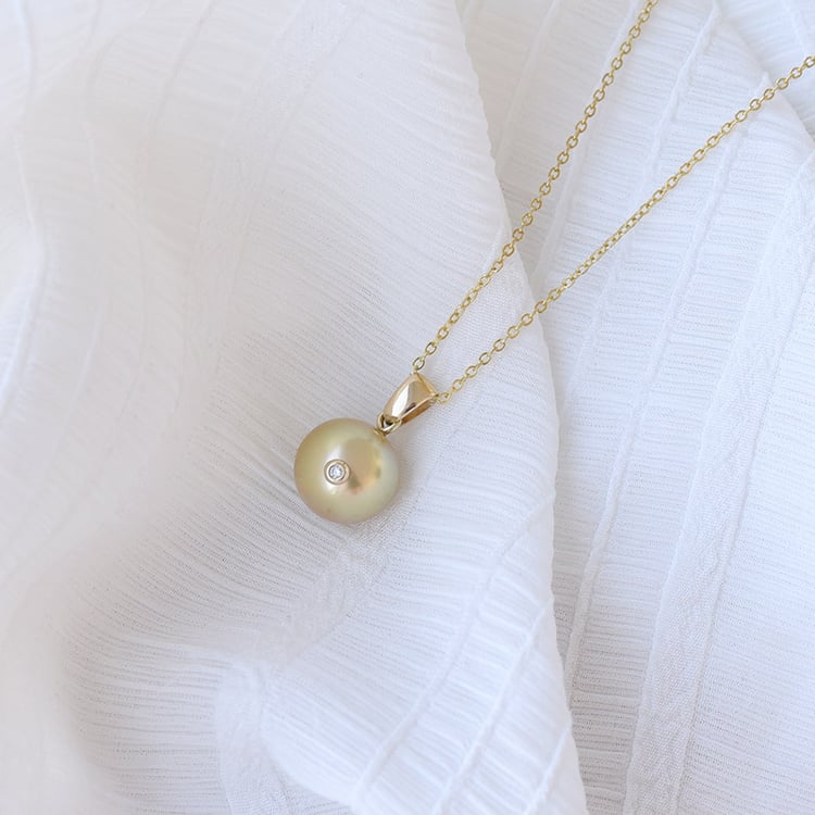Halskette aus Gold mit Südseeperle und Diamanten Isadora 68151