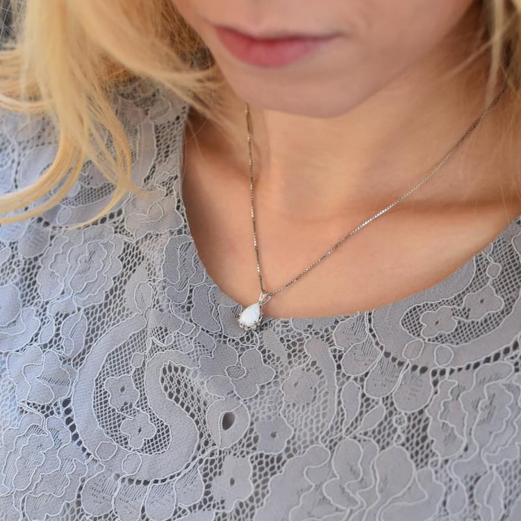 Weißer Opal in Silberanhänger Bara 3592