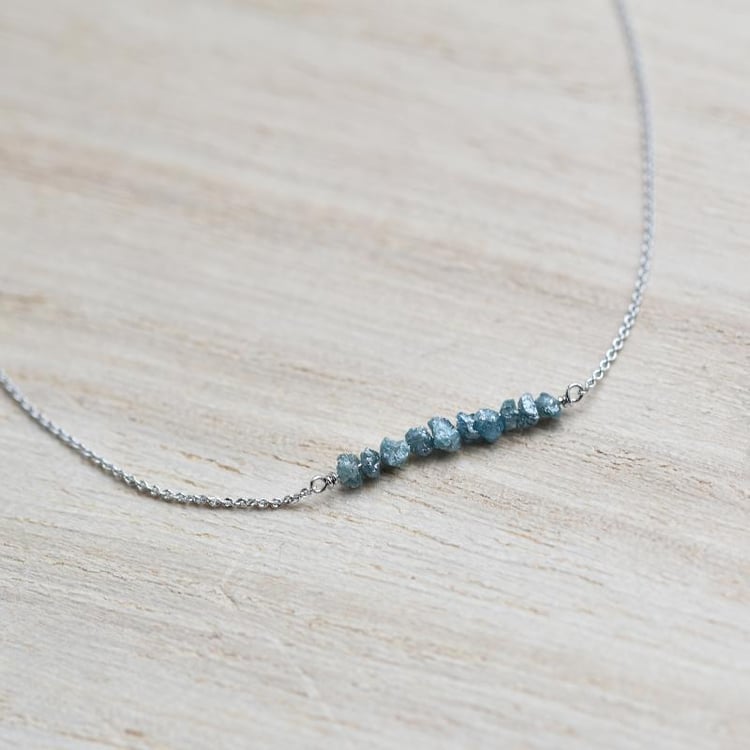 Goldarmand mit blauen ungeschnittenen Diamanten Wiul 38657