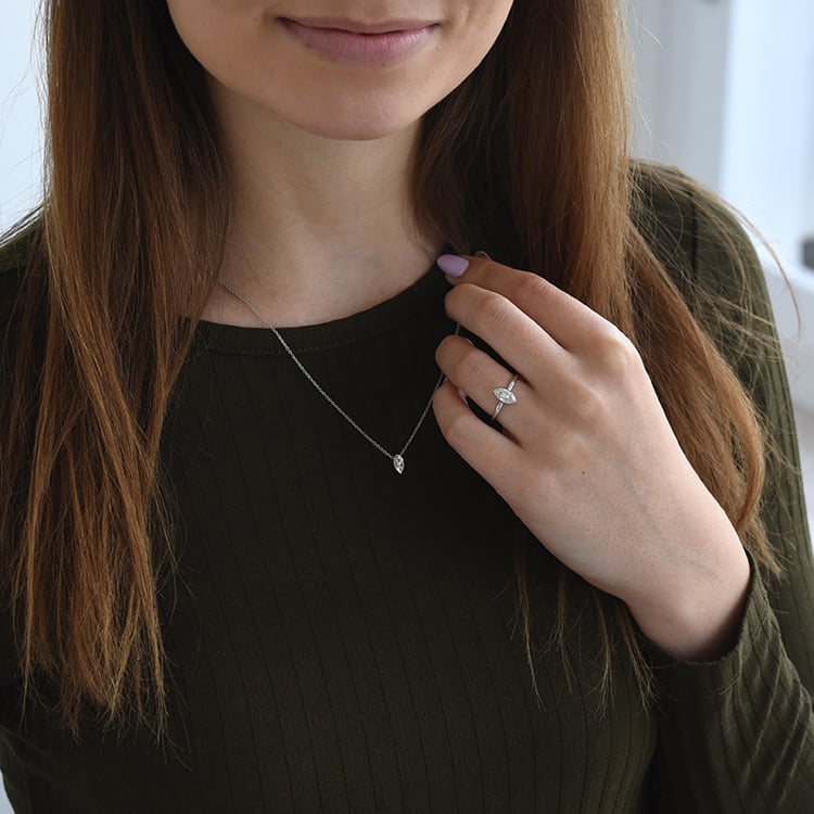 Verlobungsring mit Diamant im Marquise-Schliff 62630