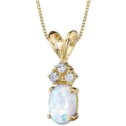 Goldener Anhänger mit weißem Opal Tamatha