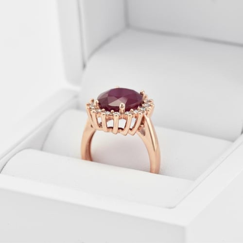Goldring mit Rubin und Diamanten Tubiah
