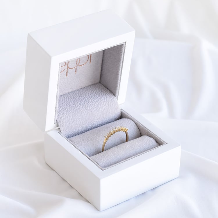 Romantischer Eternity Ring mit Moissaniten Betsy 133553