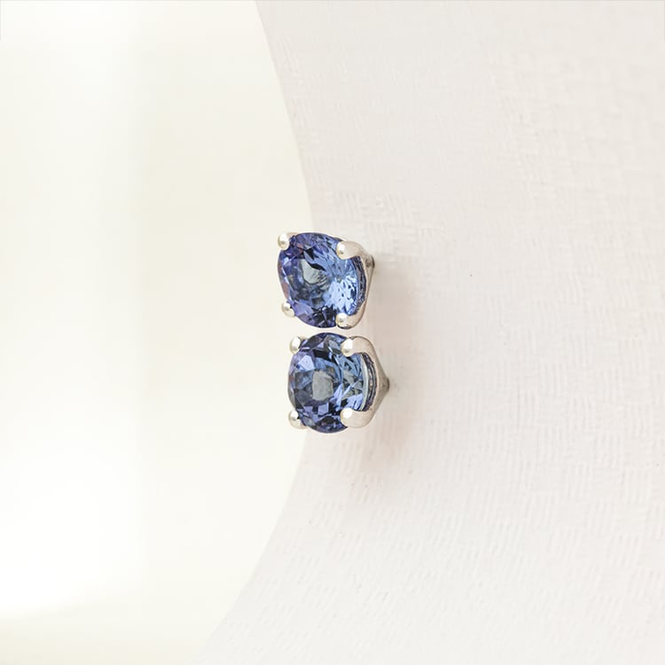 Goldohrringe mit runden Tanzaniten Hulda 147321