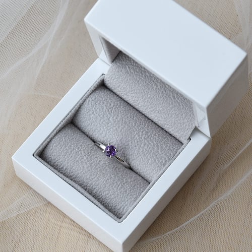 Verlobungsring mit violetten Amethyst Lopa