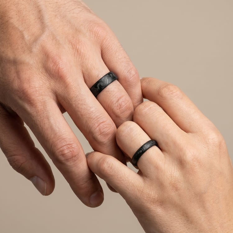 Minimalistische Eheringe aus Carbon John 168404