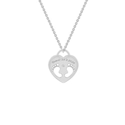 Silberner Anhänger mit Kinderfüßchen, einem Lab Grown Diamanten und Gravur Olivia