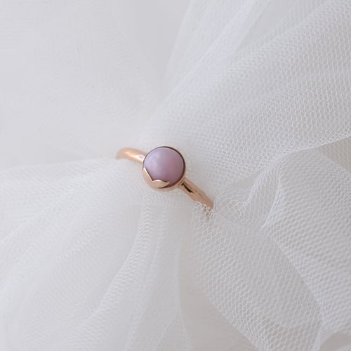 Goldring mit rosa Opal Yana