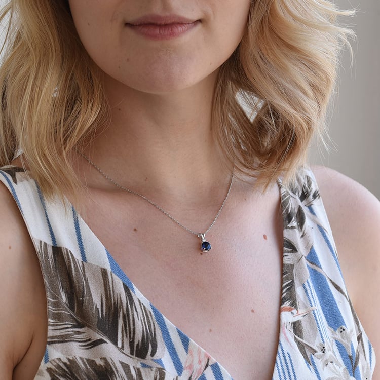 Anhänger mit Saphir aus Gold 67680