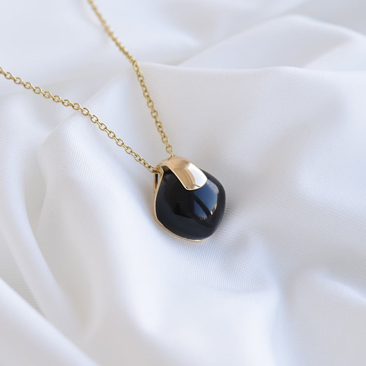 Goldener Anhänger mit schwarzem Onyx Sharyn 81380