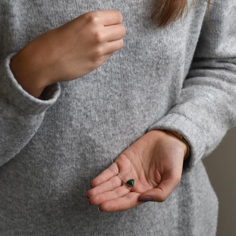 Elegante Goldkette mit dunkelgrünem Trillion-Opal Leane 51028