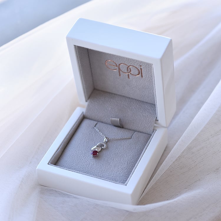 Anhänger aus Gold mit Rubin und Diamant 60481