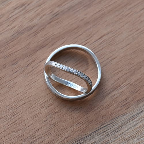 Geschmiedete Eheringe in Gold mit Diamanten Neziah