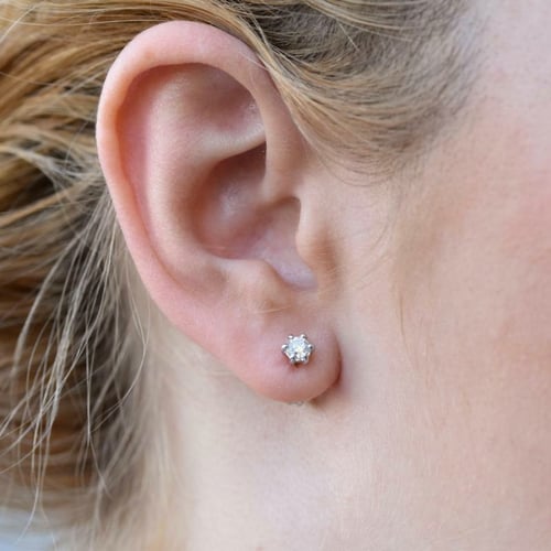 Strahlende Ohrrstecker mit 0.20ct Diamanten Docala