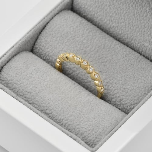 Eheringe aus Eternity-Ring mit Lab Grown Diamanten und einem Komfort-Ring Paloma