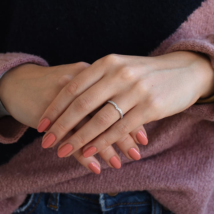 Platin Memoirering in V-Form mit strahlenden Diamanten Marveille 101340