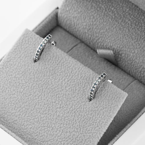Elegante Creolen mit blauen Diamanten Gomati