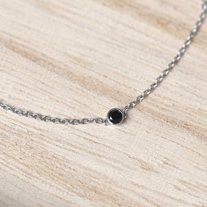 Minimalistisches Armband aus Platin mit schwarzem Diamant Bonato