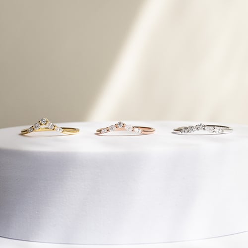 Ring in V-Form mit Diamanten Craig