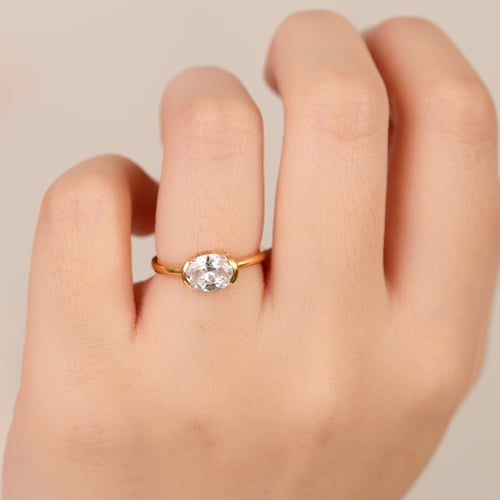 Verlobungsring mit ovalem Halblünette Diamanten Hortensia