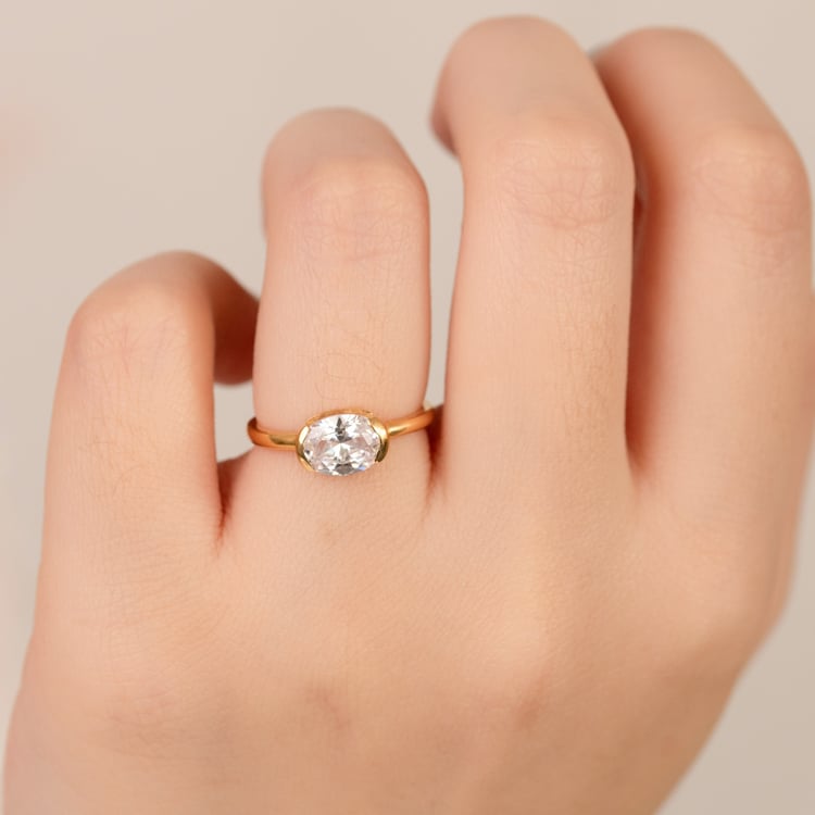 Goldring mit ovalem Halblünette Diamanten Hortensia 164553