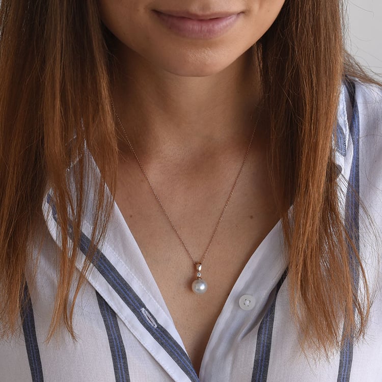 Goldene Halskette mit Perle 71187