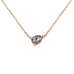 Halskette mit Salt and Pepper Diamant in Birnenform Maliah