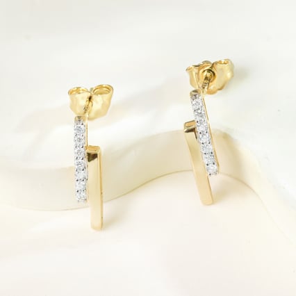 Goldene Ohrringe mit Diamanten Key