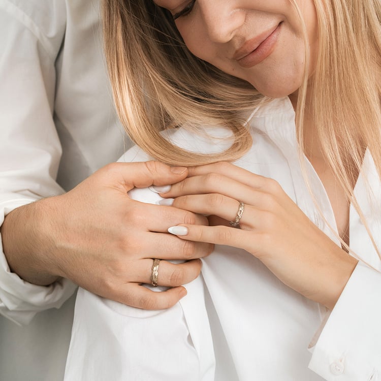 Eheringe aus Haselnussgold Rock 166296