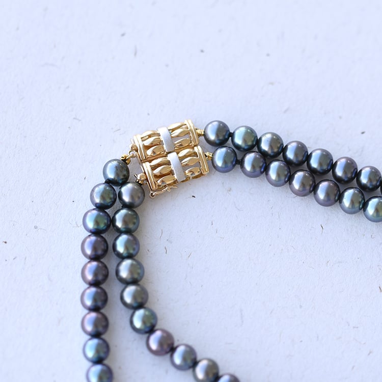 Goldene Perlenkette mit schwarzen Perlen Idhitri 58837