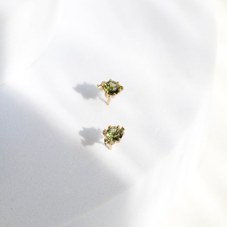 Cluster Ohrringe mit Moldavit, Saphir und Diamanten Alary 143950