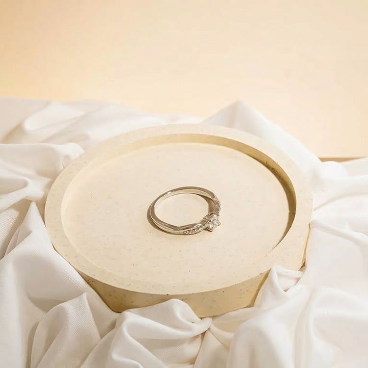 Verlobungsring aus Gold mit 0.3ct IGI-zertifiziertem Diamanten Aliye 166512