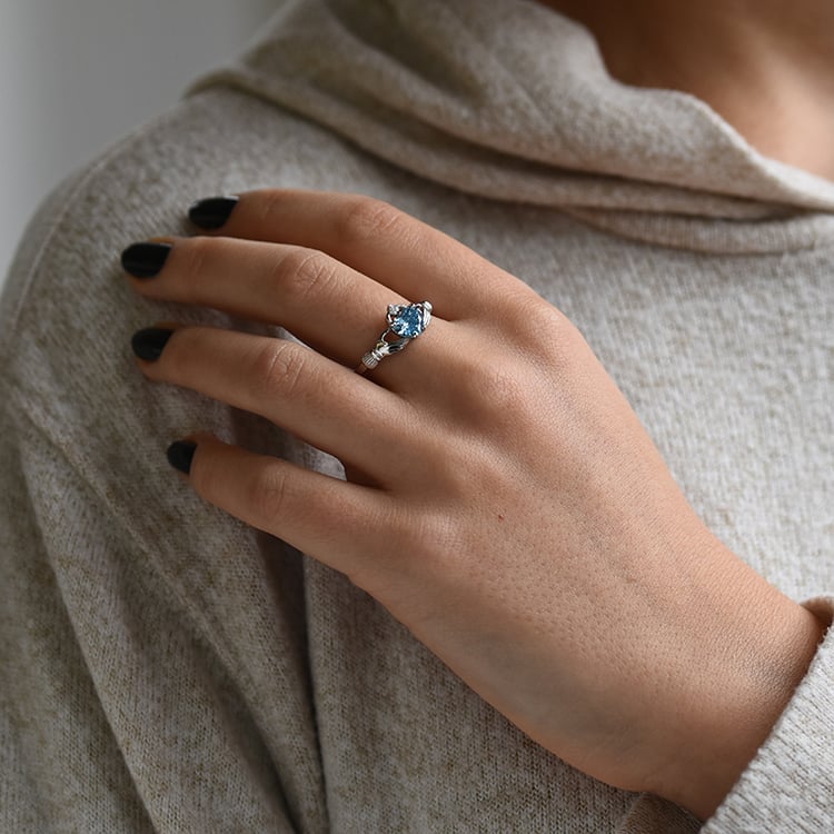 Goldener Claddagh-Ring mit Topas und Diamant Norie 58346