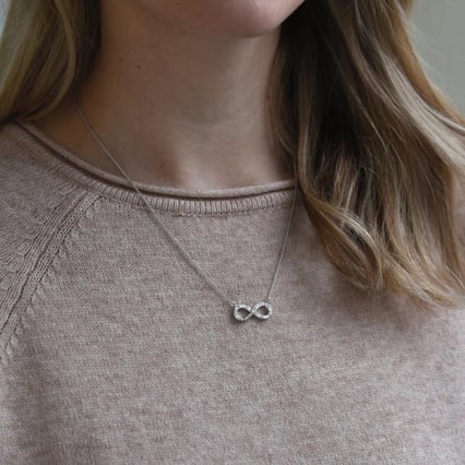 Zarte Anhänger mit Diamanten Magana