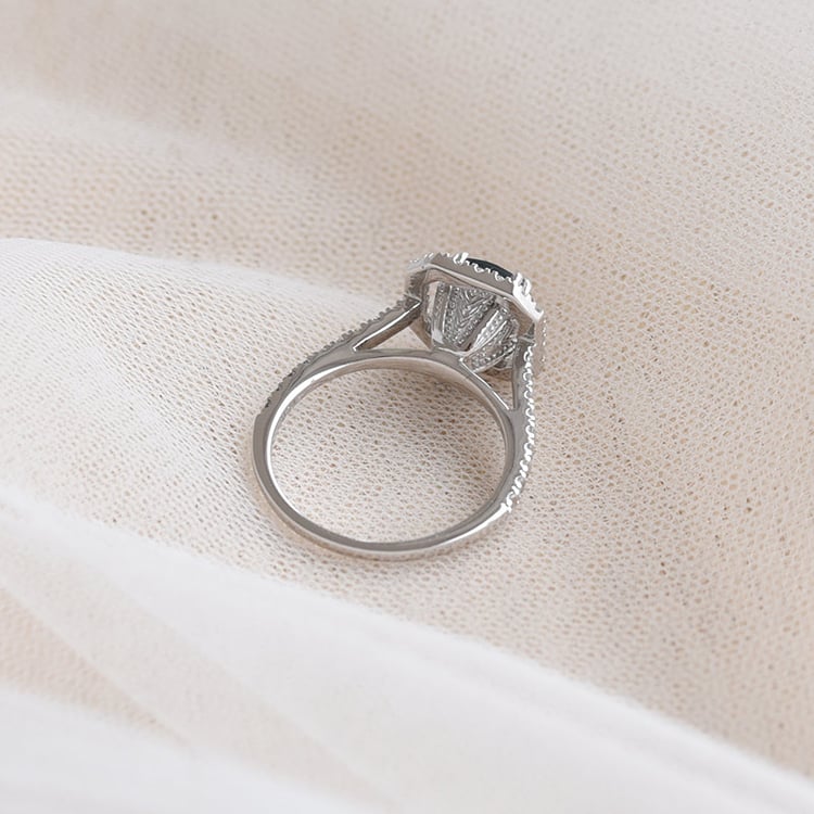 Goldener Halo-Ring mit londoner Topas im Kissenschliff Taranie 67144