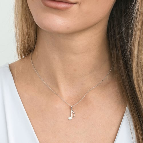 Anhänger aus Gold mit Lab Grown Diamanten in Form einer Note Bety
