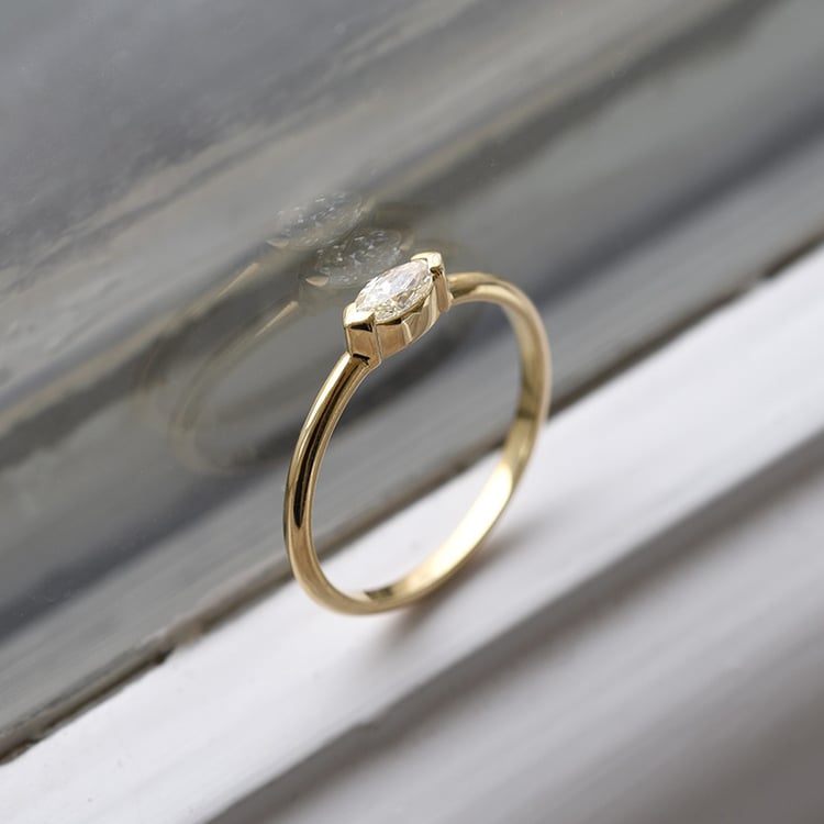 Eleganter Ring mit Marquise-Diamanten Catrin 100301