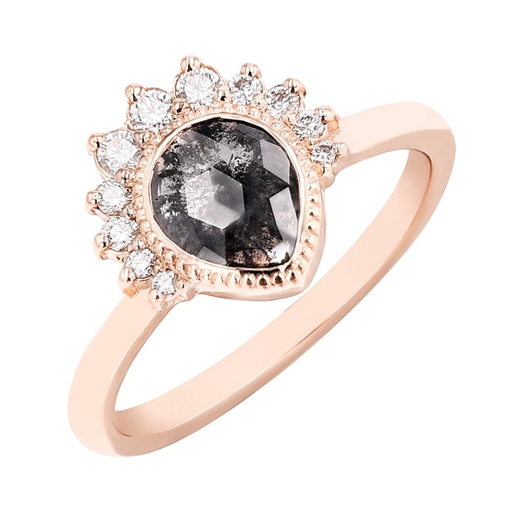 Ring mit einem Salt and Pepper Diamanten in Tropfenform und Lab Grown Diamanten Elysia 97804