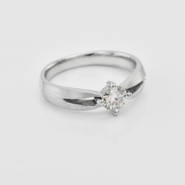 Ring mit Diamant 19623