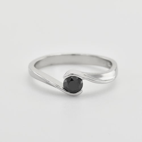 Ring mit schwarzem Diamant Yadu