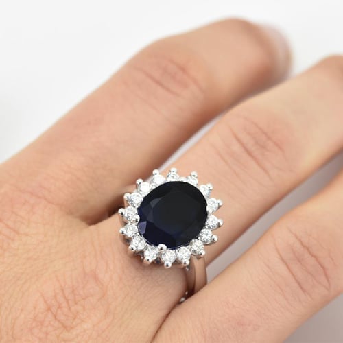 Goldener Ring mit blauem Saphir und Diamanten Tubiah